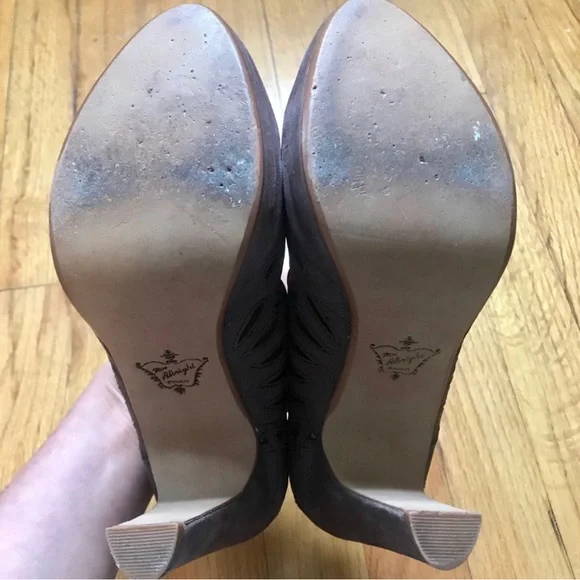 Anthropologie grey suede metallic pumps heels - Picture 8 of 8